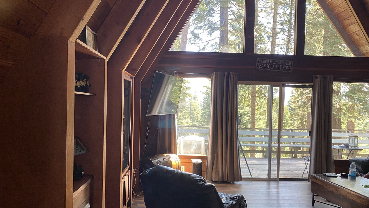 Photo of Livingroom in Lake Almanor Country Club