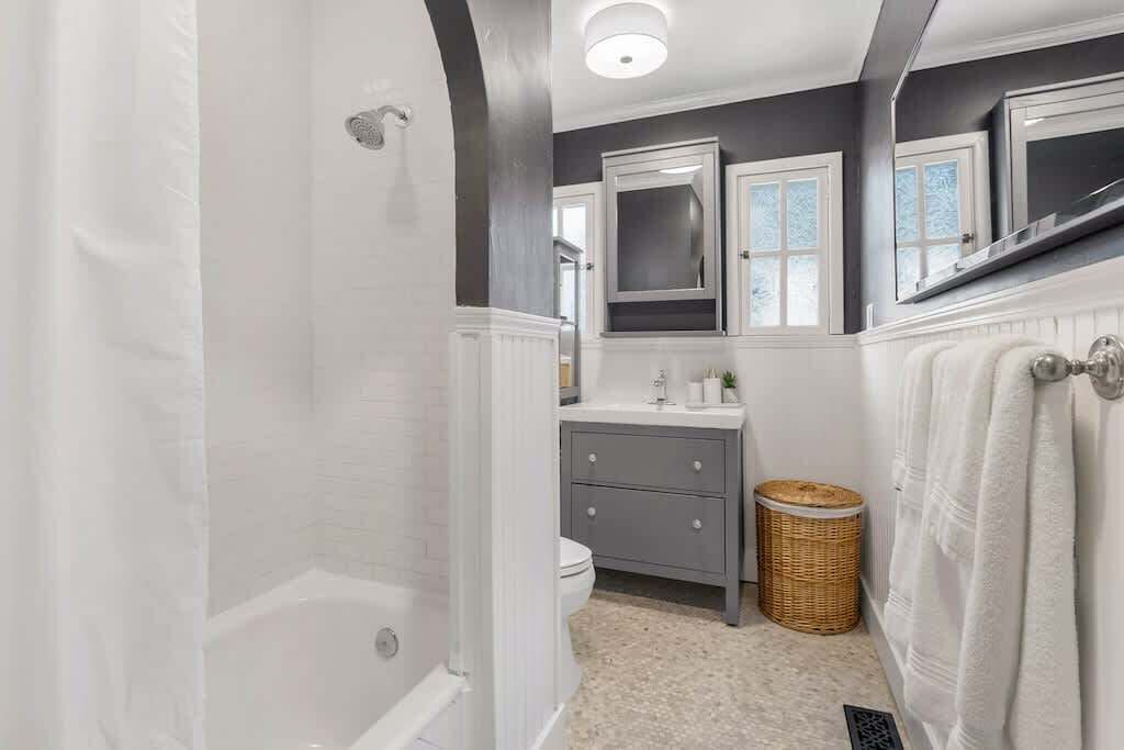 Photo of Bathroom in South Redlands