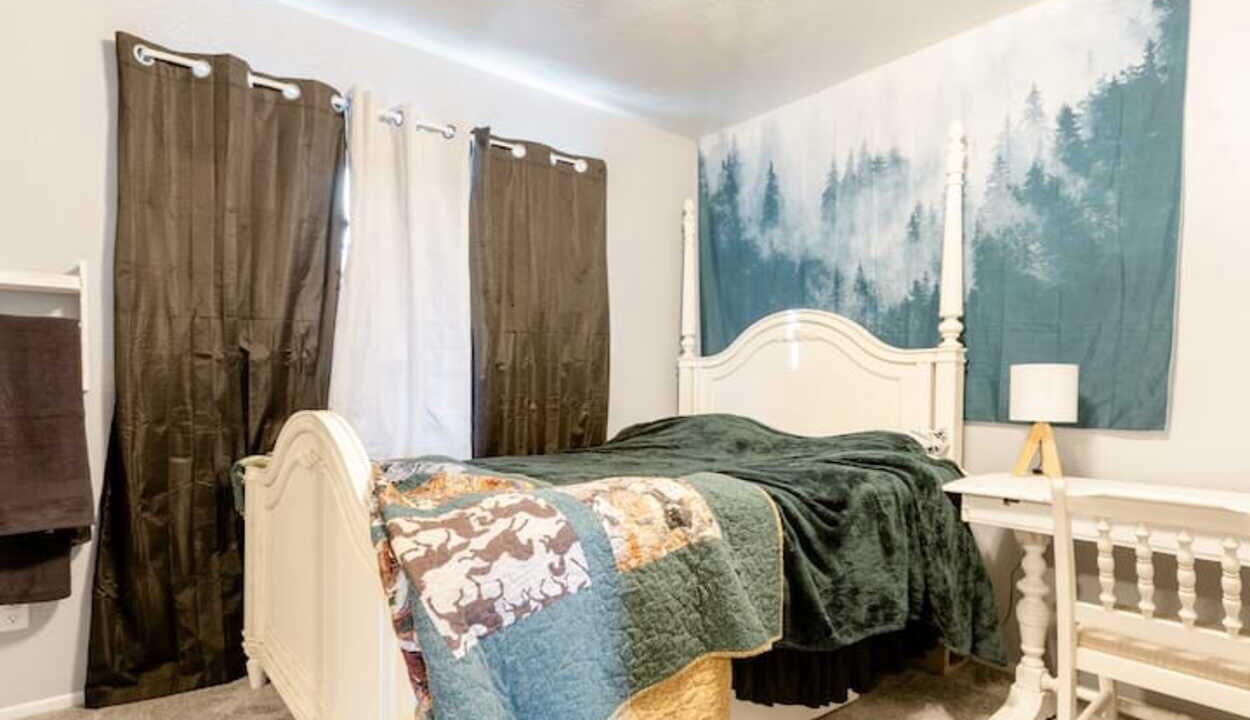 Photo of Bedroom in Frazier Park