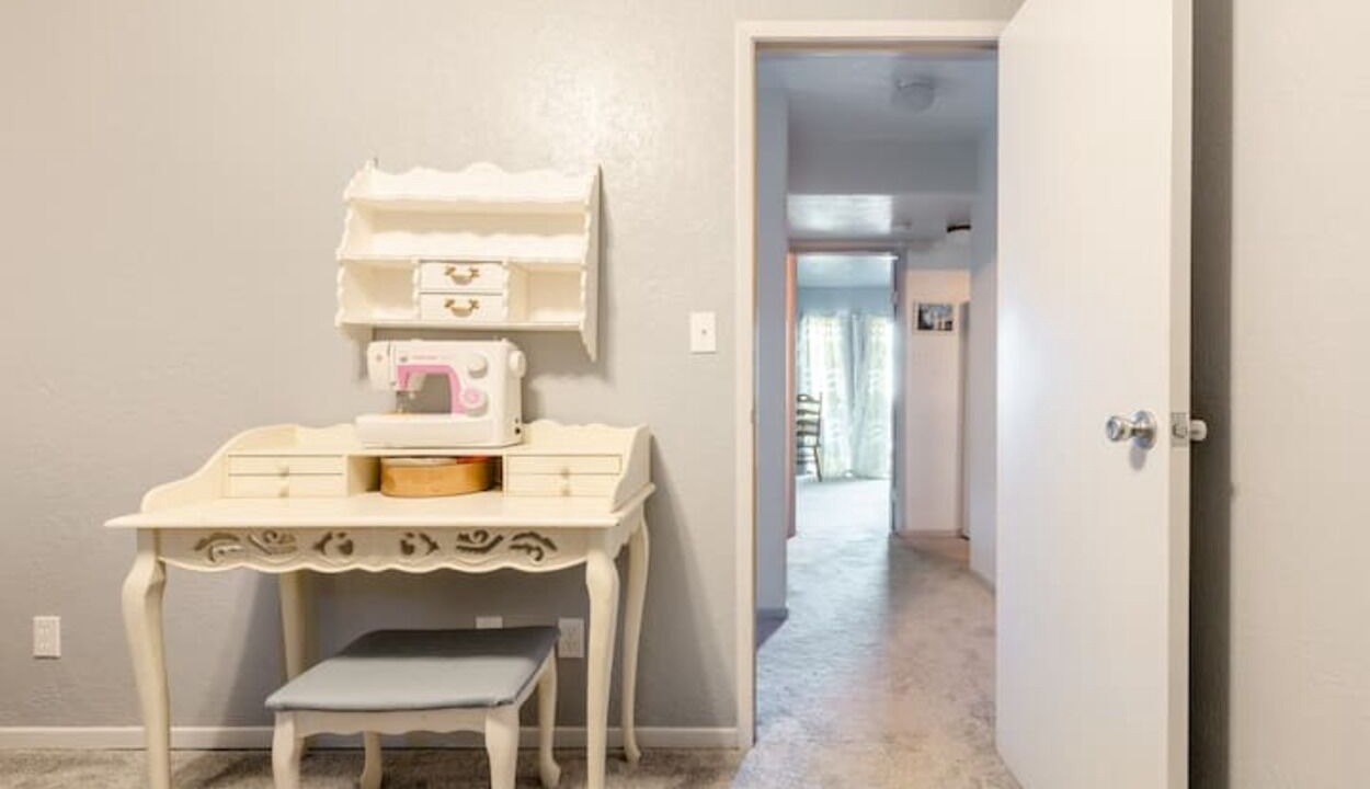Photo of Bedroom in Frazier Park