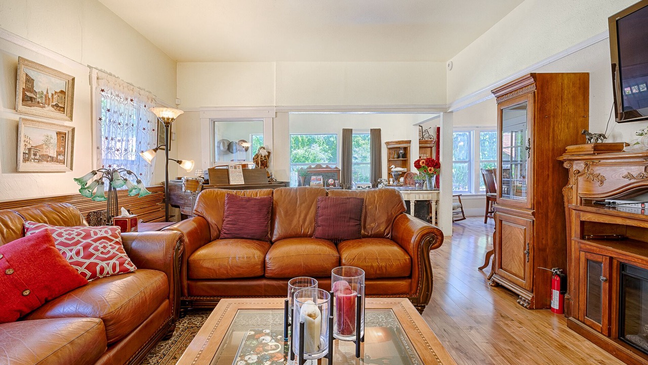 Photo of Livingroom in Cazadero