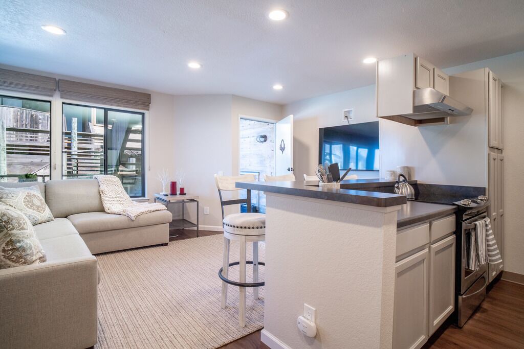 Photo of Livingroom in Monterey