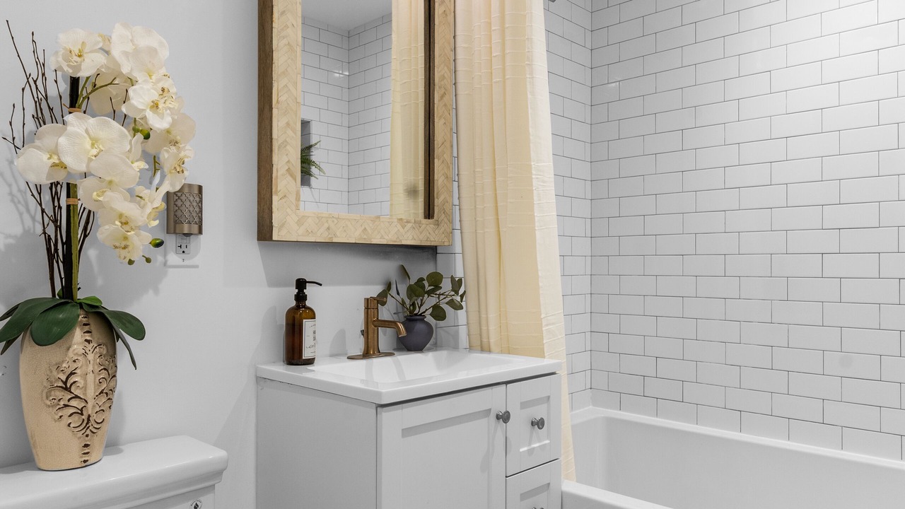 Photo of Bathroom in Bixby Knolls