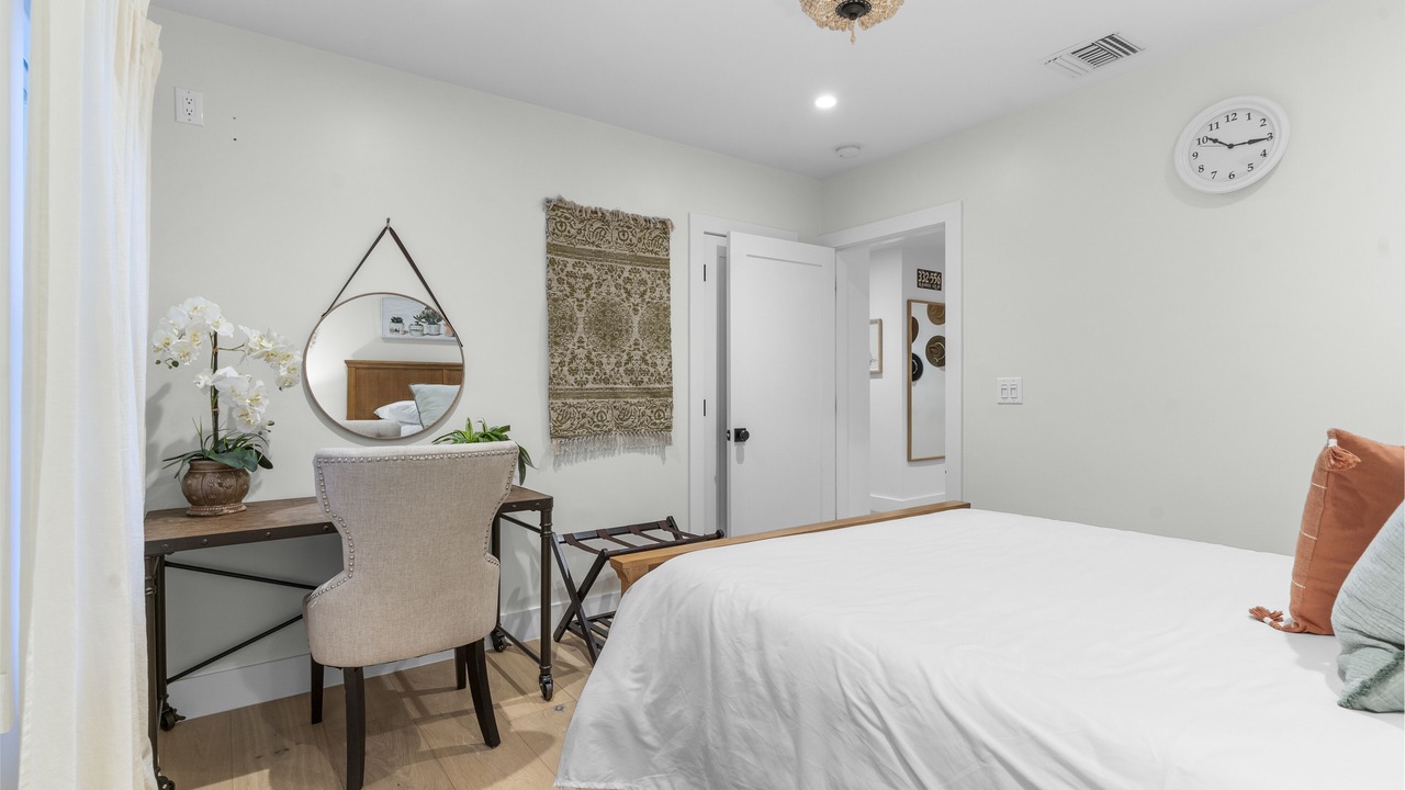 Photo of Bedroom in Bixby Knolls