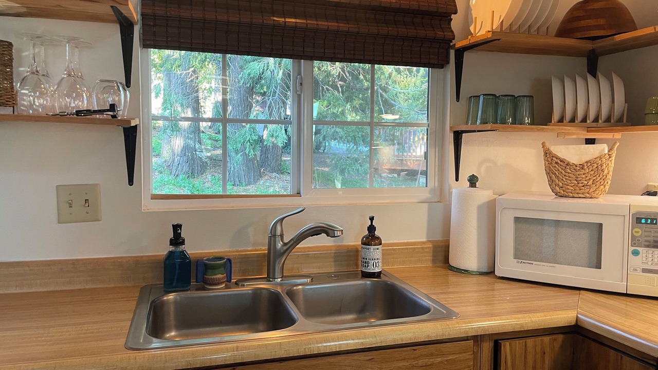 Photo of Kitchen in Cedarpines Park