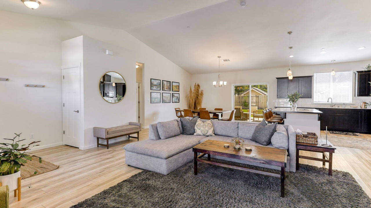 Photo of Livingroom in Redding