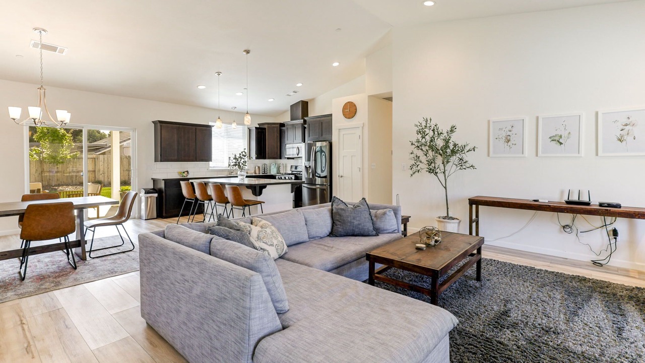 Photo of Livingroom in Redding