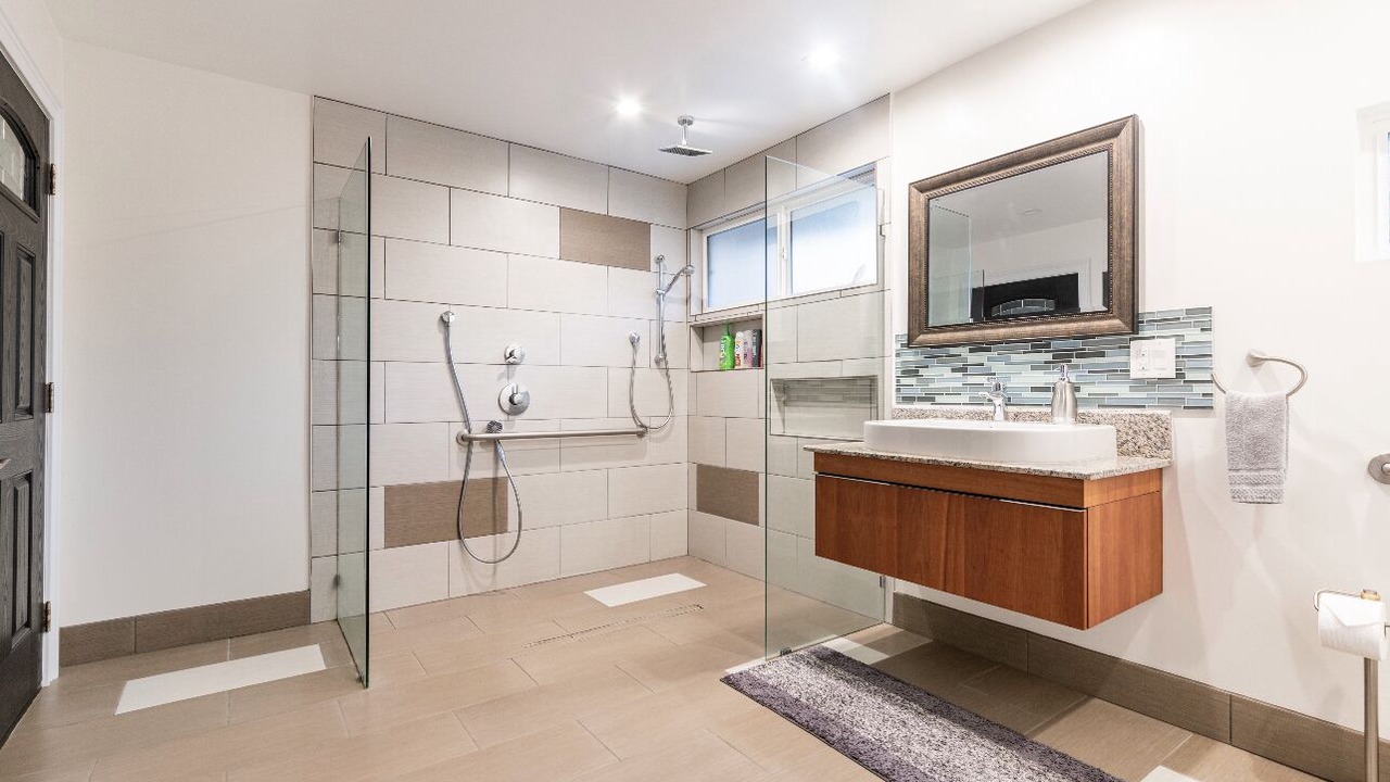Photo of Bathroom in Circle Area