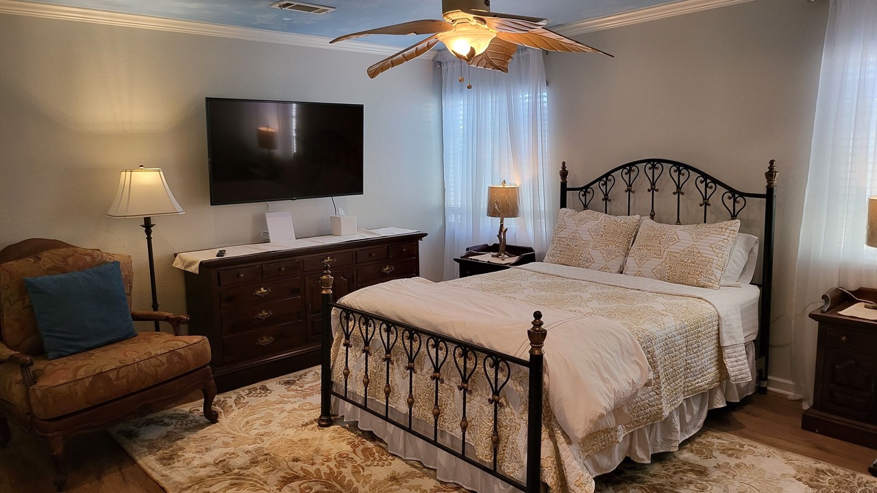 Photo of Bedroom in Downey