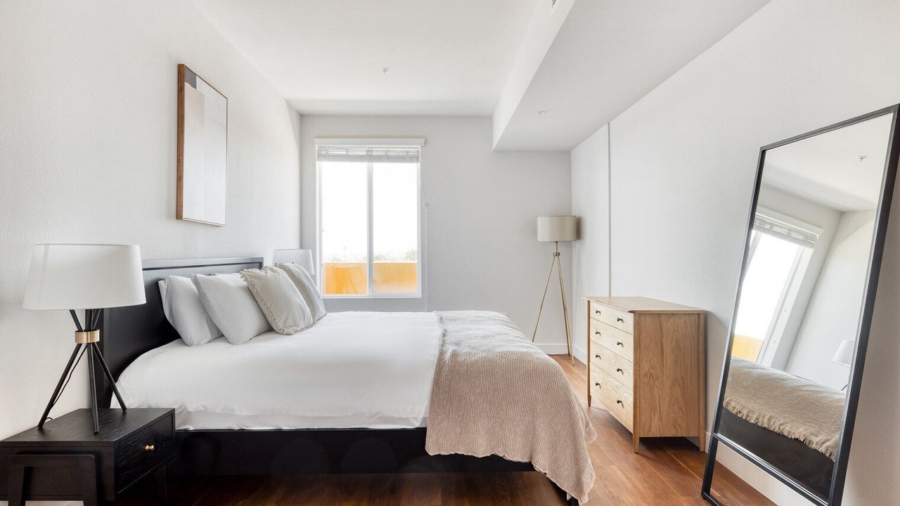 Photo of Bedroom in Inglewood