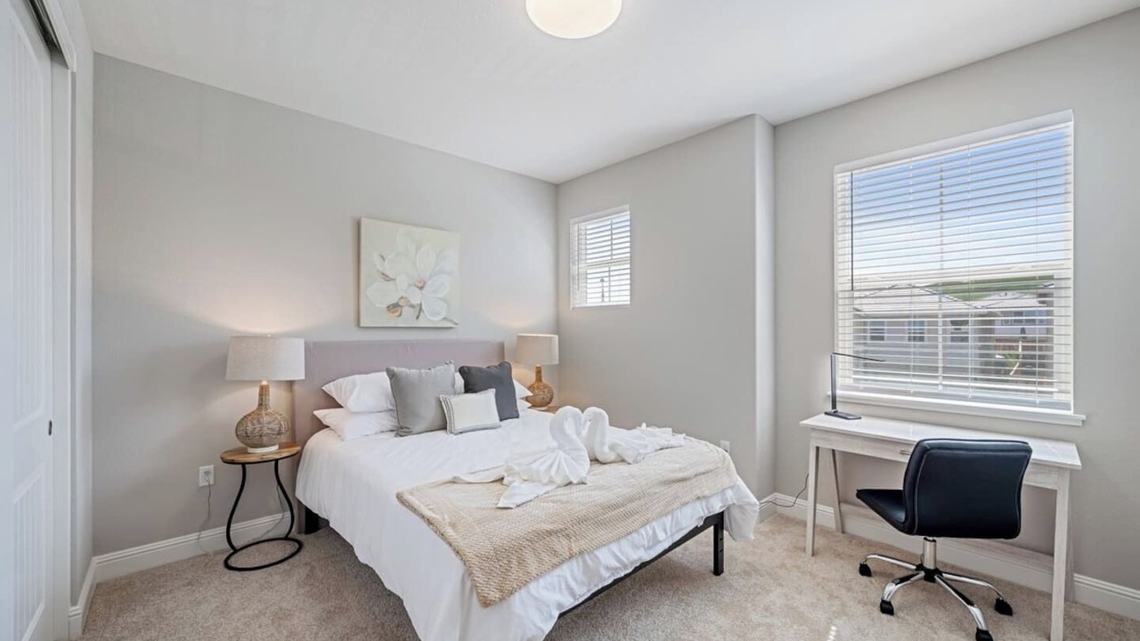 Photo of Bedroom in Pittsburg