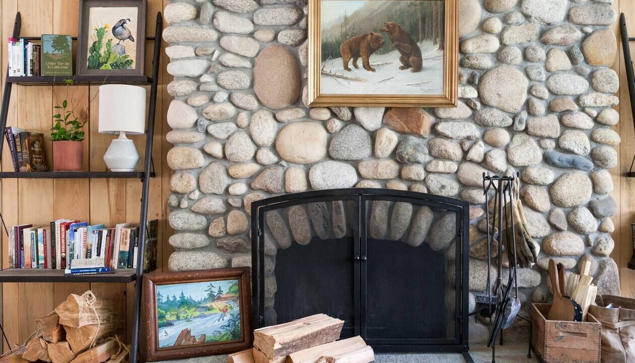 Photo of Livingroom in Kernville