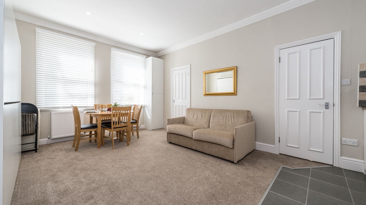 Photo of Livingroom in Brondesbury Park