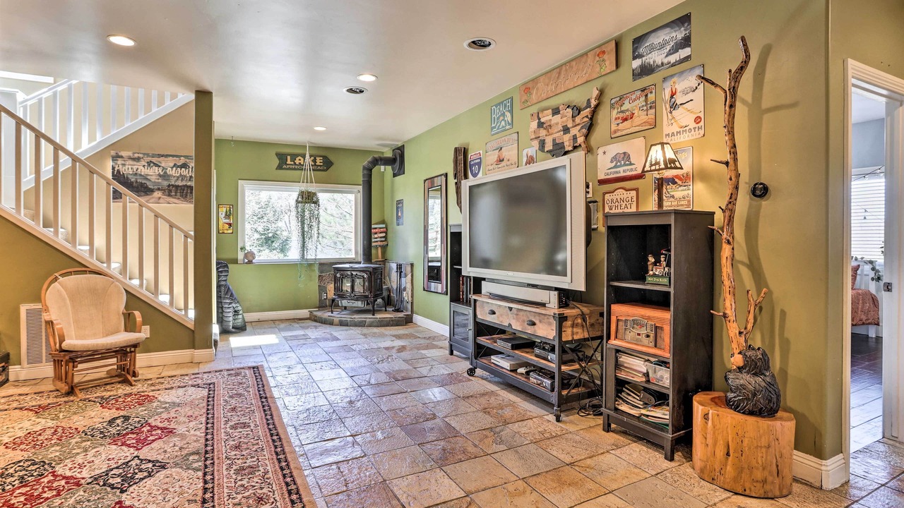Photo of Bedroom in Lake Arrowhead