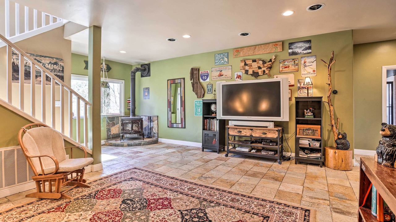 Photo of Bedroom in Lake Arrowhead