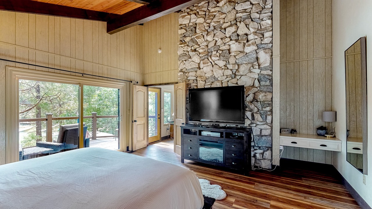 Photo of Bedroom in Bass Lake
