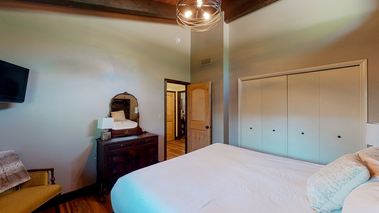 Photo of Bedroom in Bass Lake