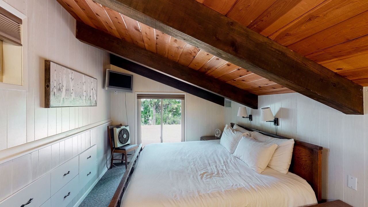Photo of Bedroom in Bass Lake