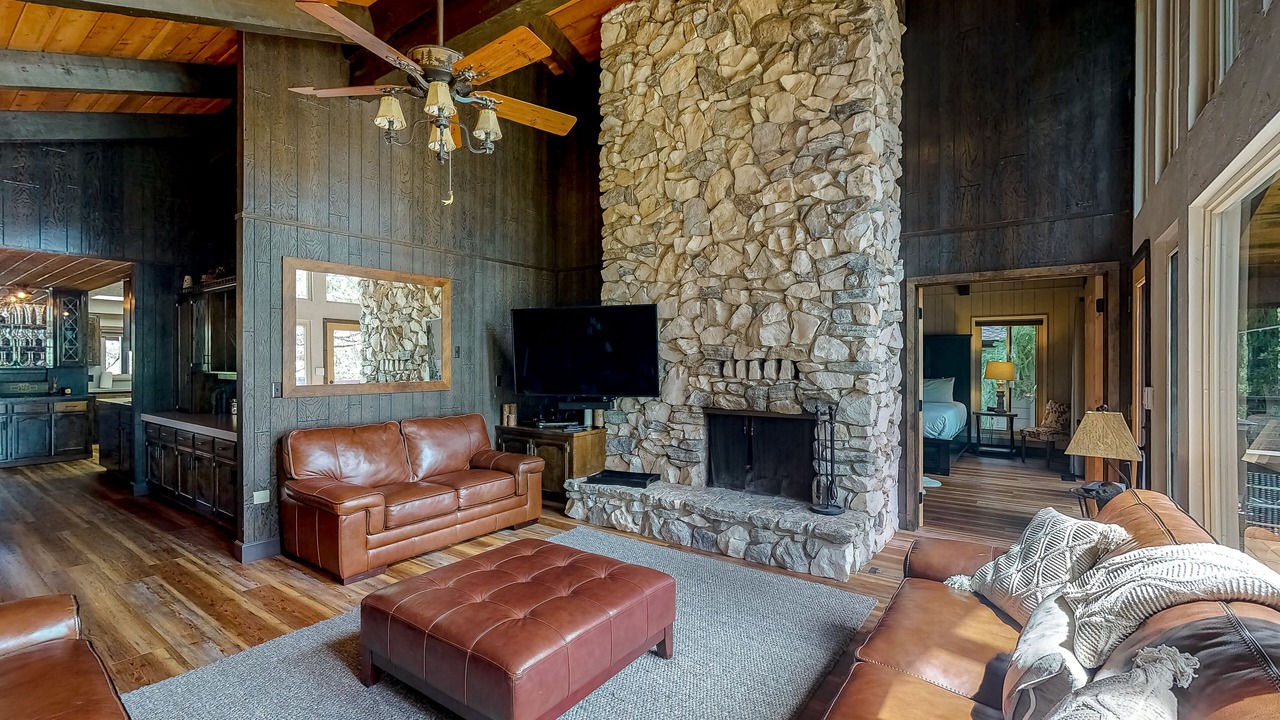 Photo of Livingroom in Bass Lake