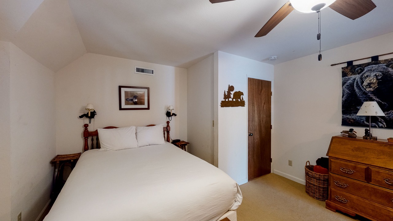 Photo of Bedroom in Bass Lake