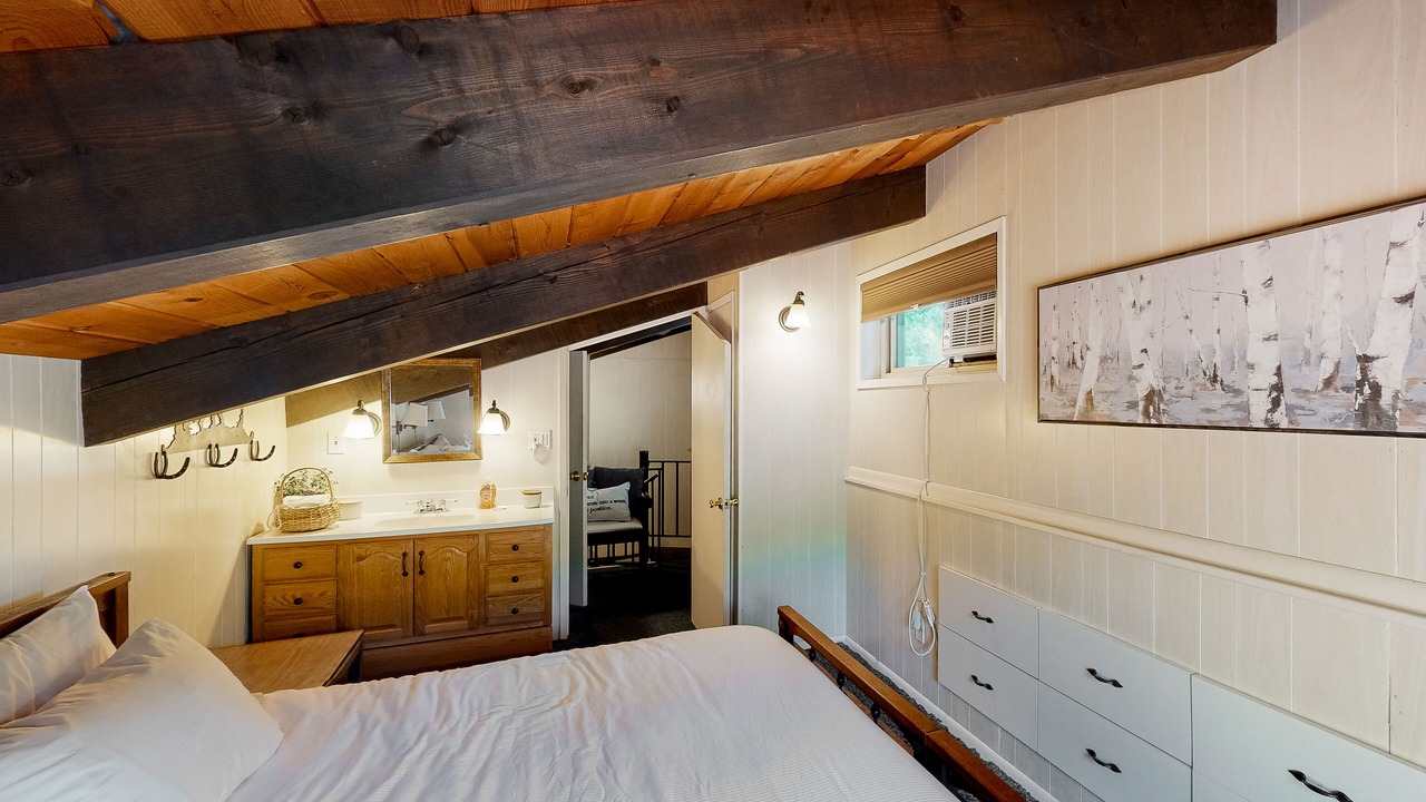 Photo of Bedroom in Bass Lake