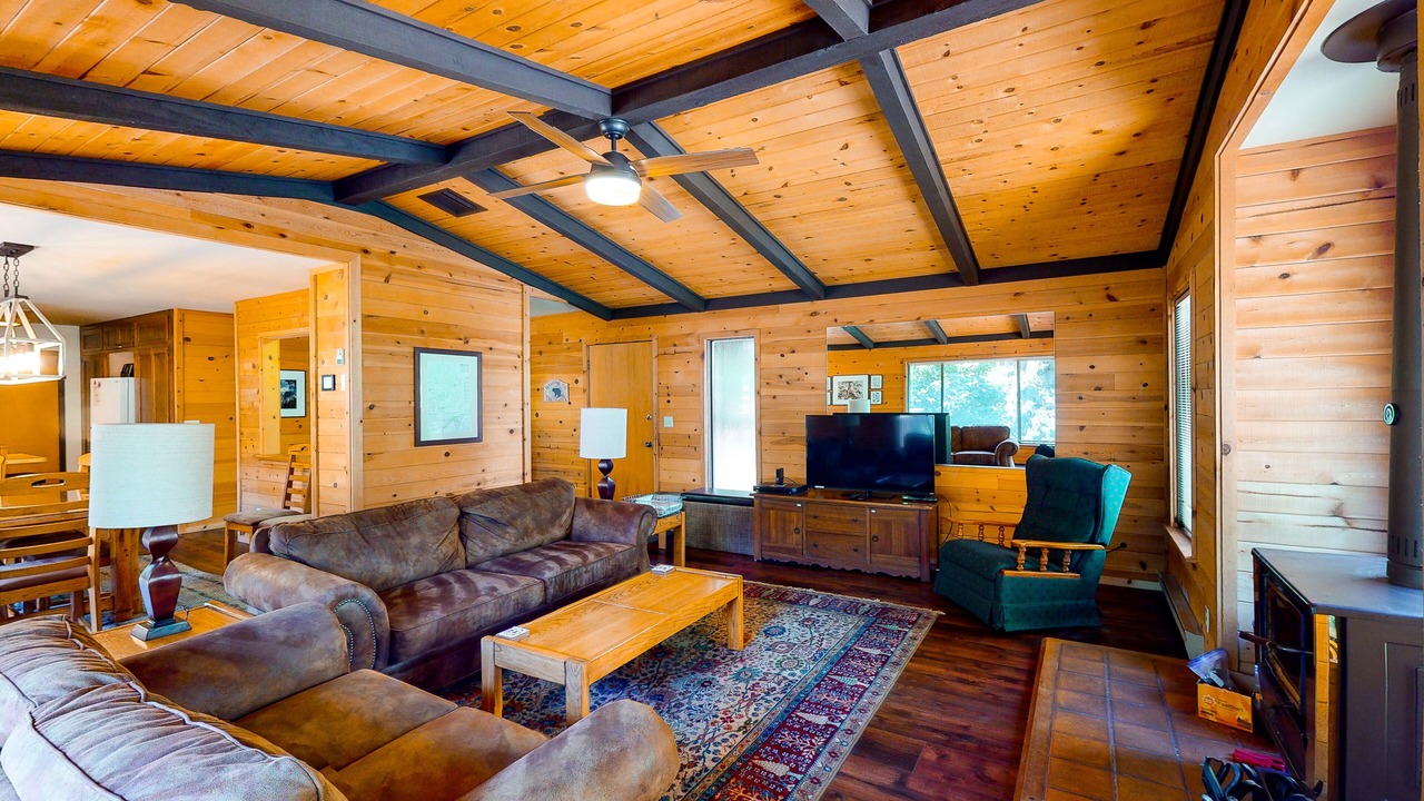 Photo of Livingroom in Fish Camp
