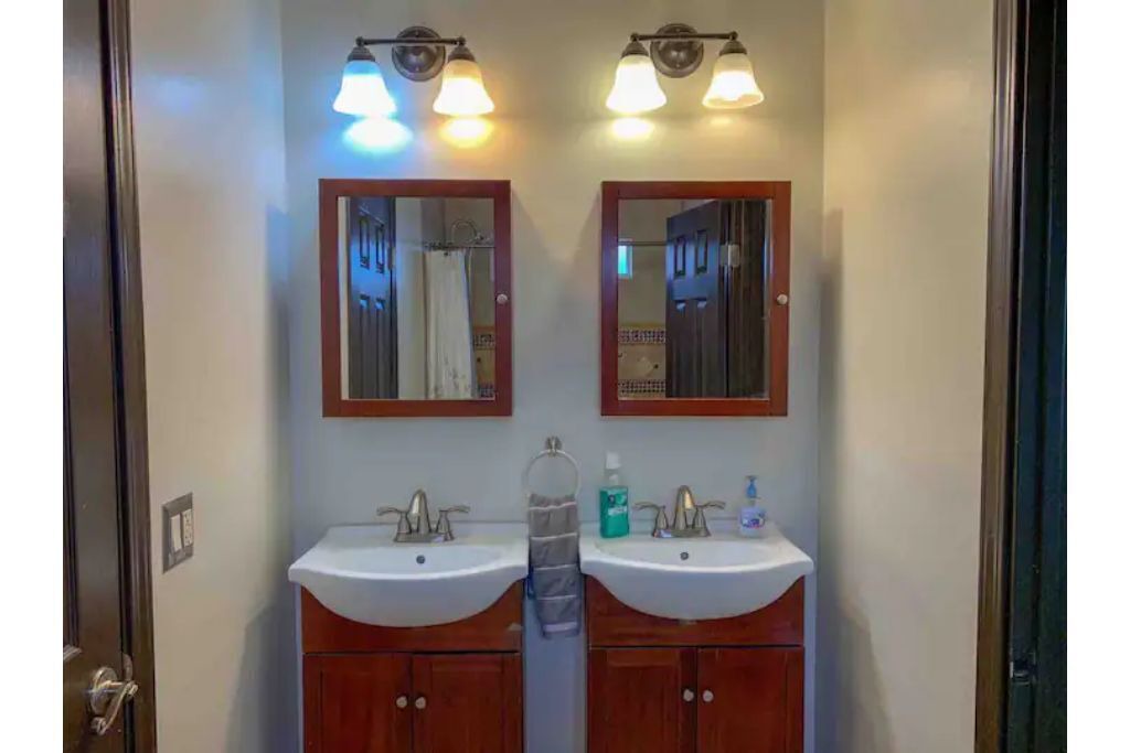 Photo of Bathroom in Lincoln Acres