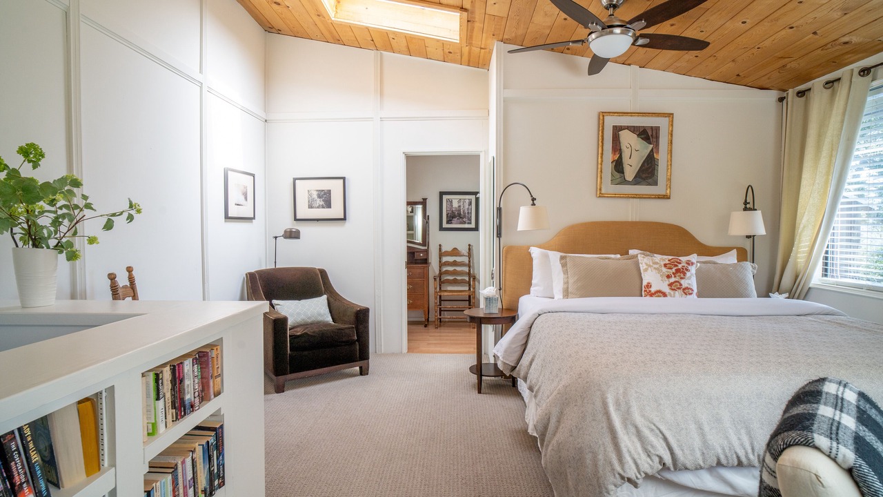 Photo of Bedroom in Carmel Valley