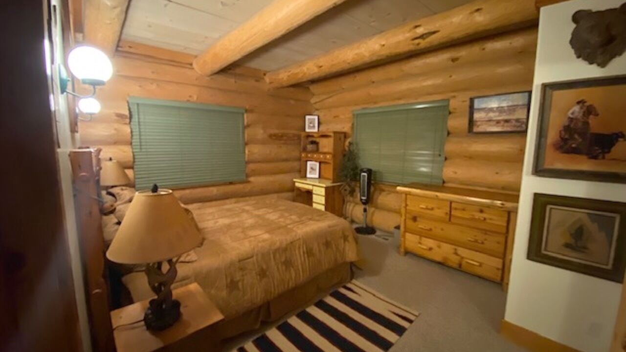 Photo of Bedroom in Crestline