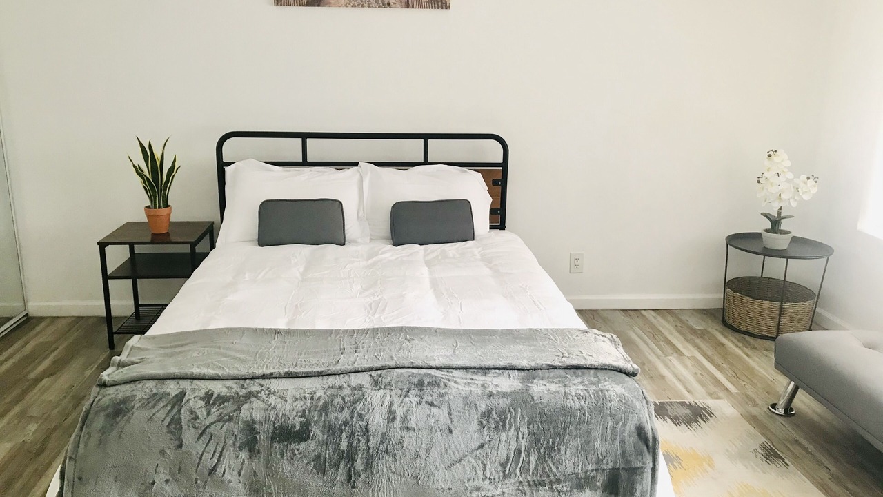 Photo of Bedroom in Sawtelle