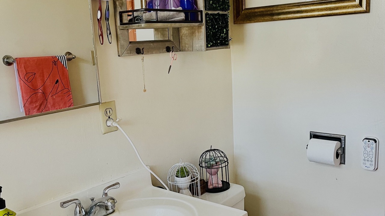 Photo of Bathroom in Los Feliz