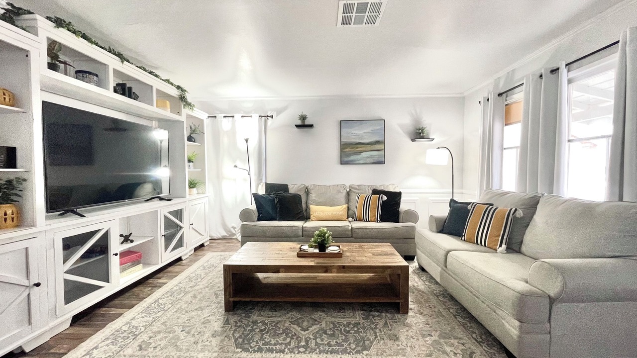 Photo of Livingroom in Palmdale