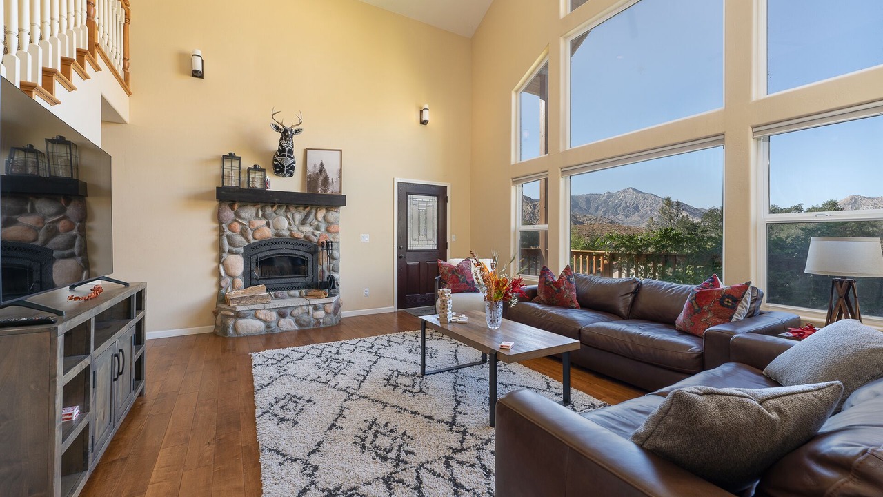 Photo of Livingroom in Kernville