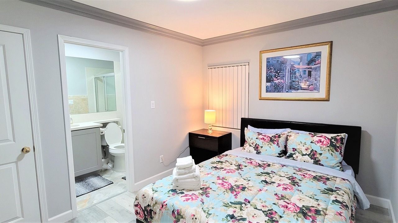 Photo of Bedroom in Midway City
