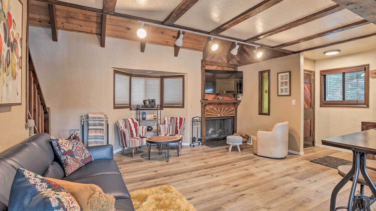 Photo of Bedroom in Twin Peaks