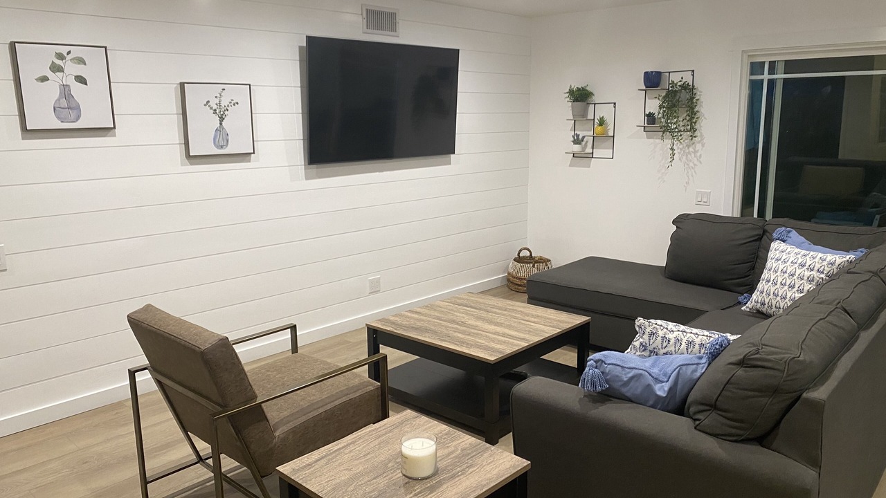 Photo of Livingroom in Malibu Canyon