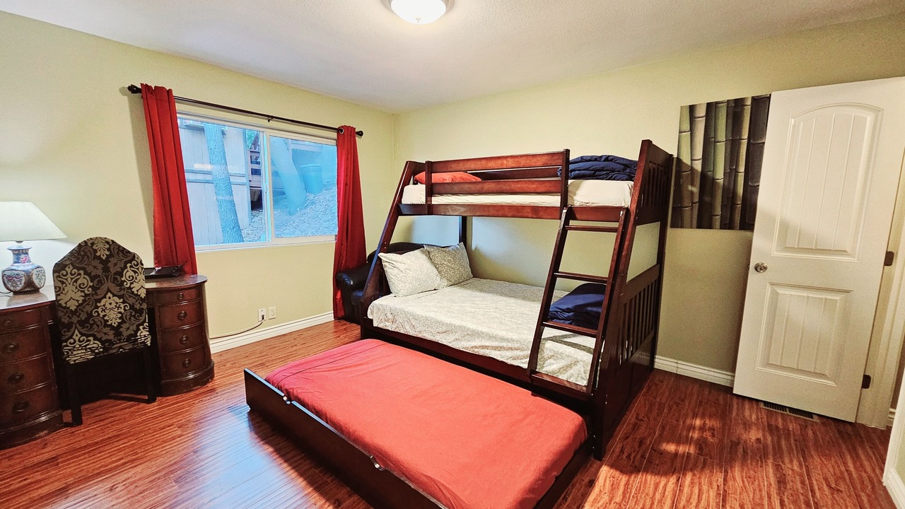 Photo of Bedroom in Crestline