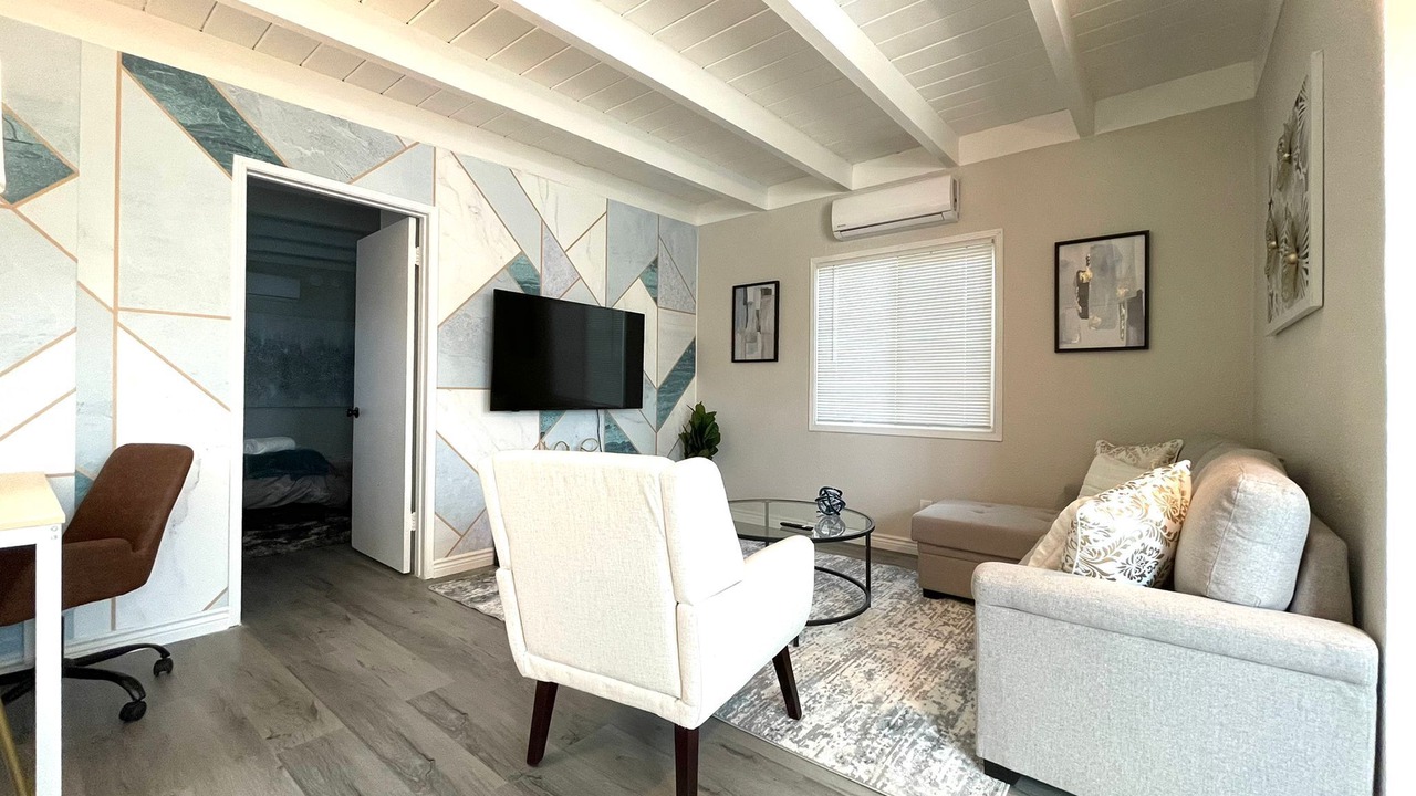 Photo of Livingroom in North Long Beach