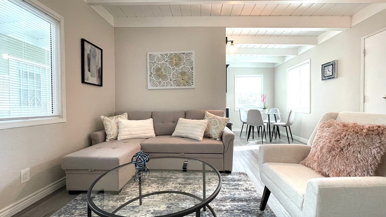 Photo of Livingroom in North Long Beach