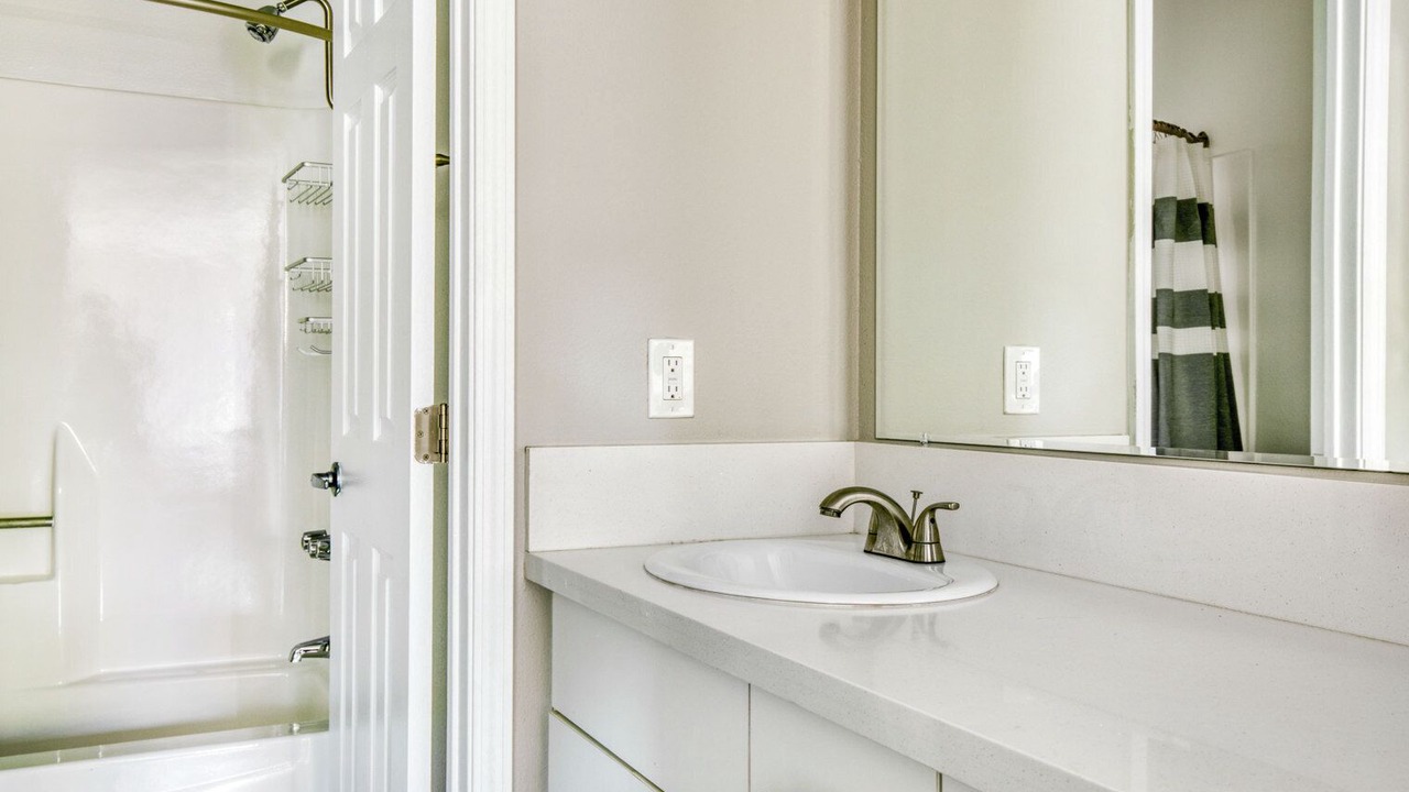 Photo of Bathroom in Warner Center