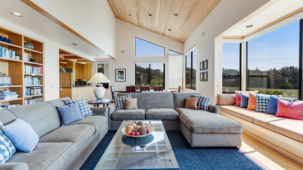 Photo of Livingroom in Sea Ranch