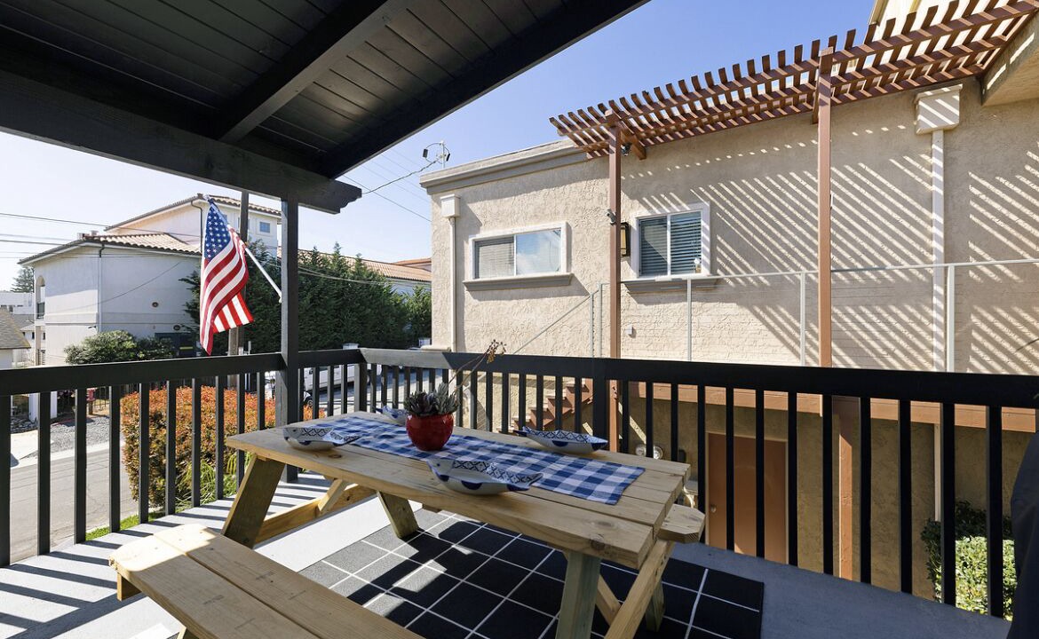 Photo of Patio Balcony in South Oceanside