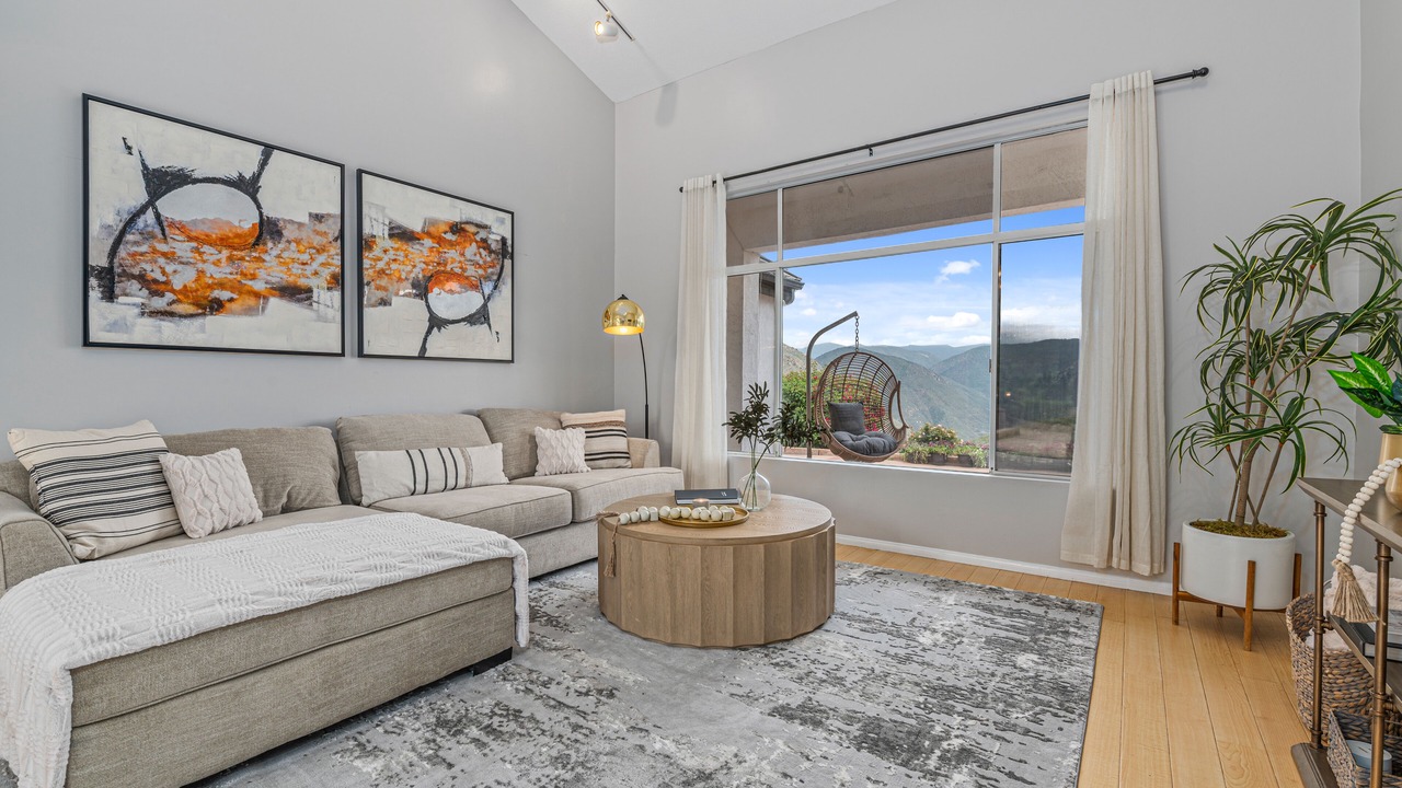 Photo of Livingroom in Ramona
