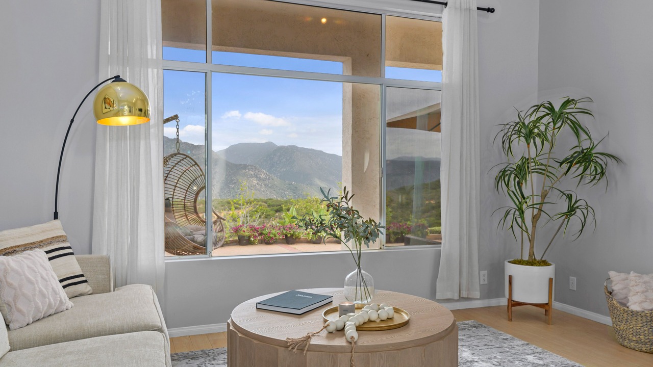 Photo of Livingroom in Ramona