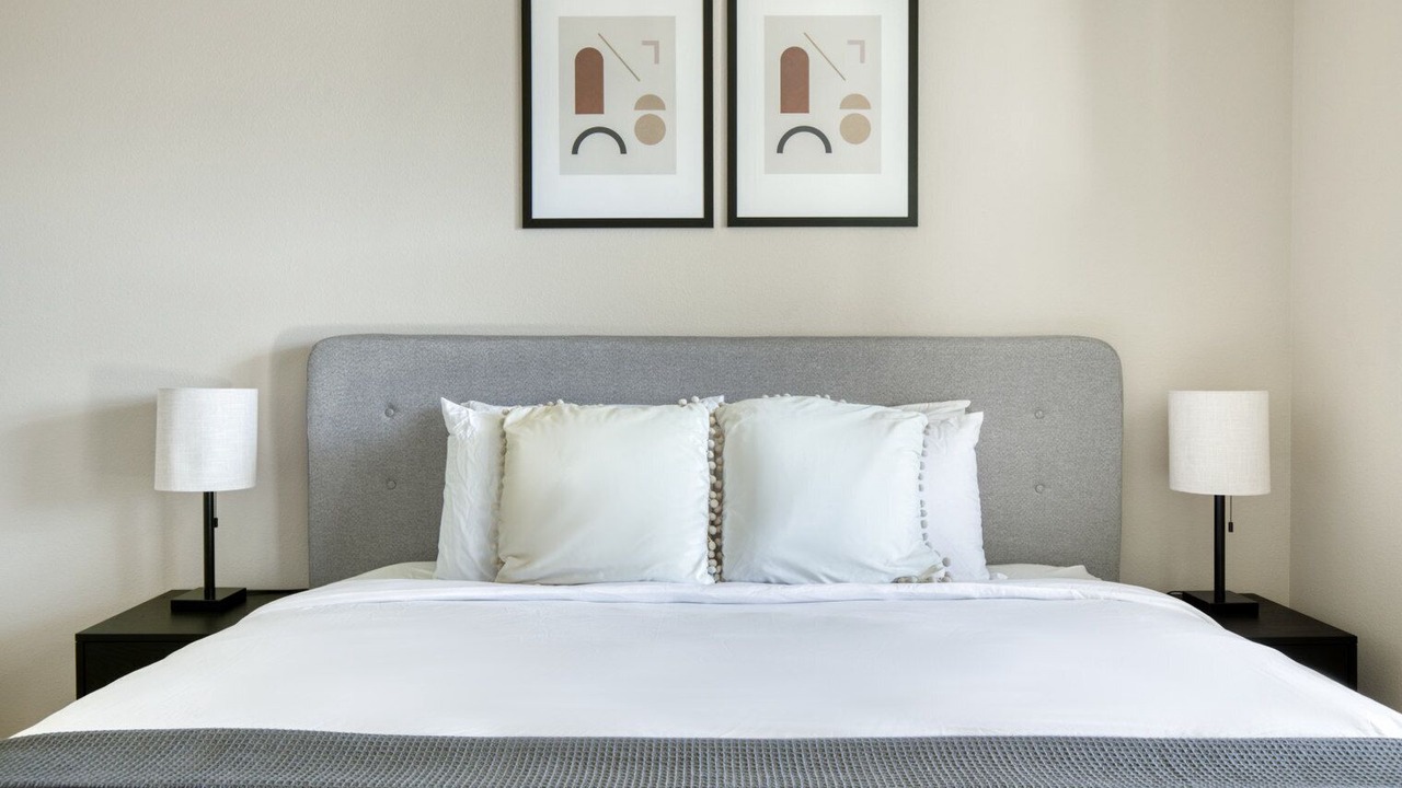 Photo of Bedroom in Warner Center