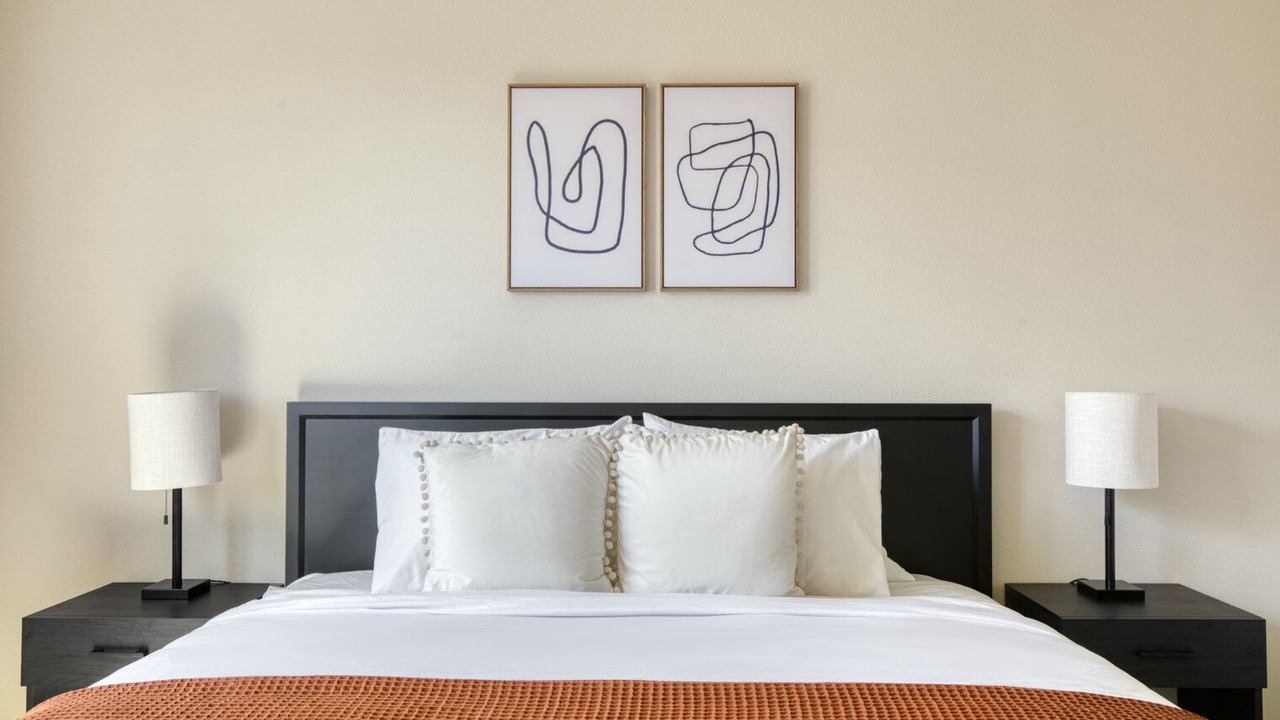 Photo of Bedroom in Warner Center