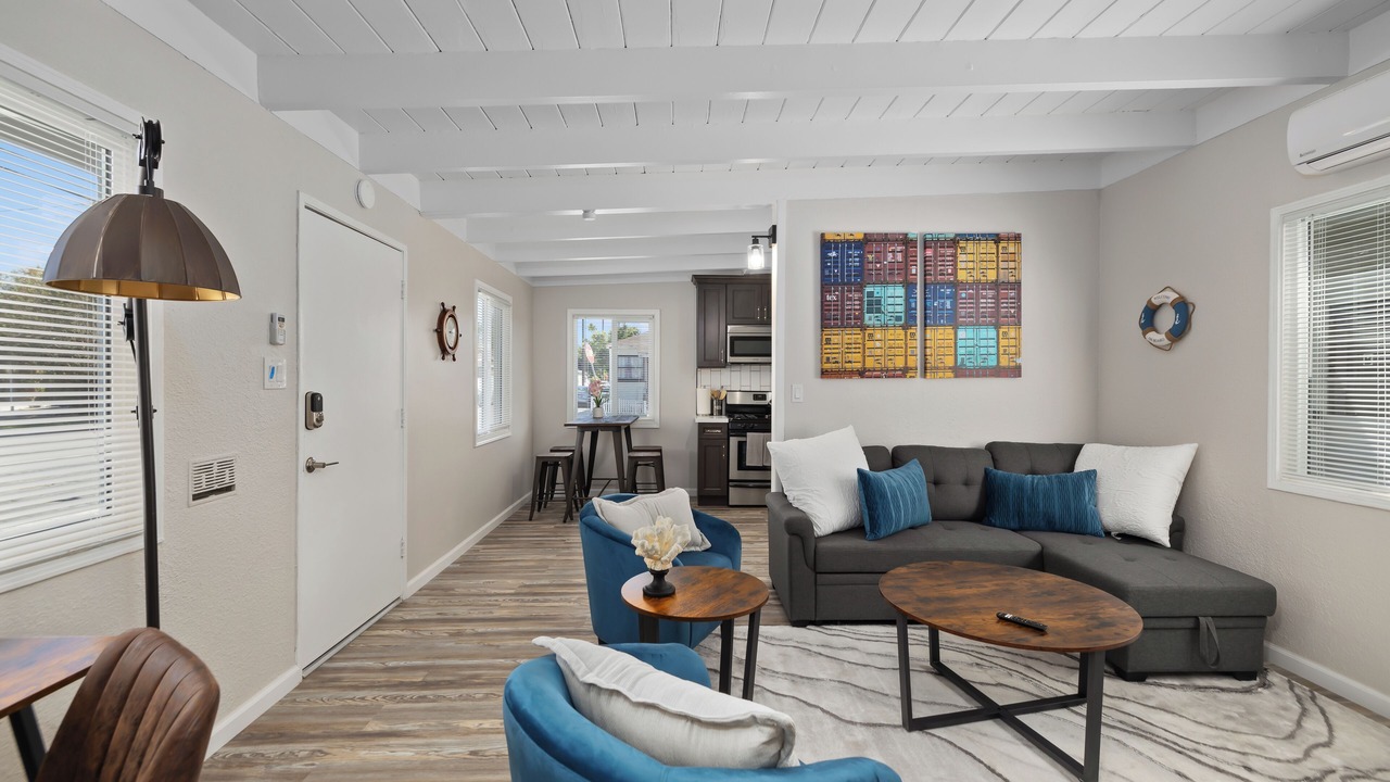 Photo of Livingroom in North Long Beach