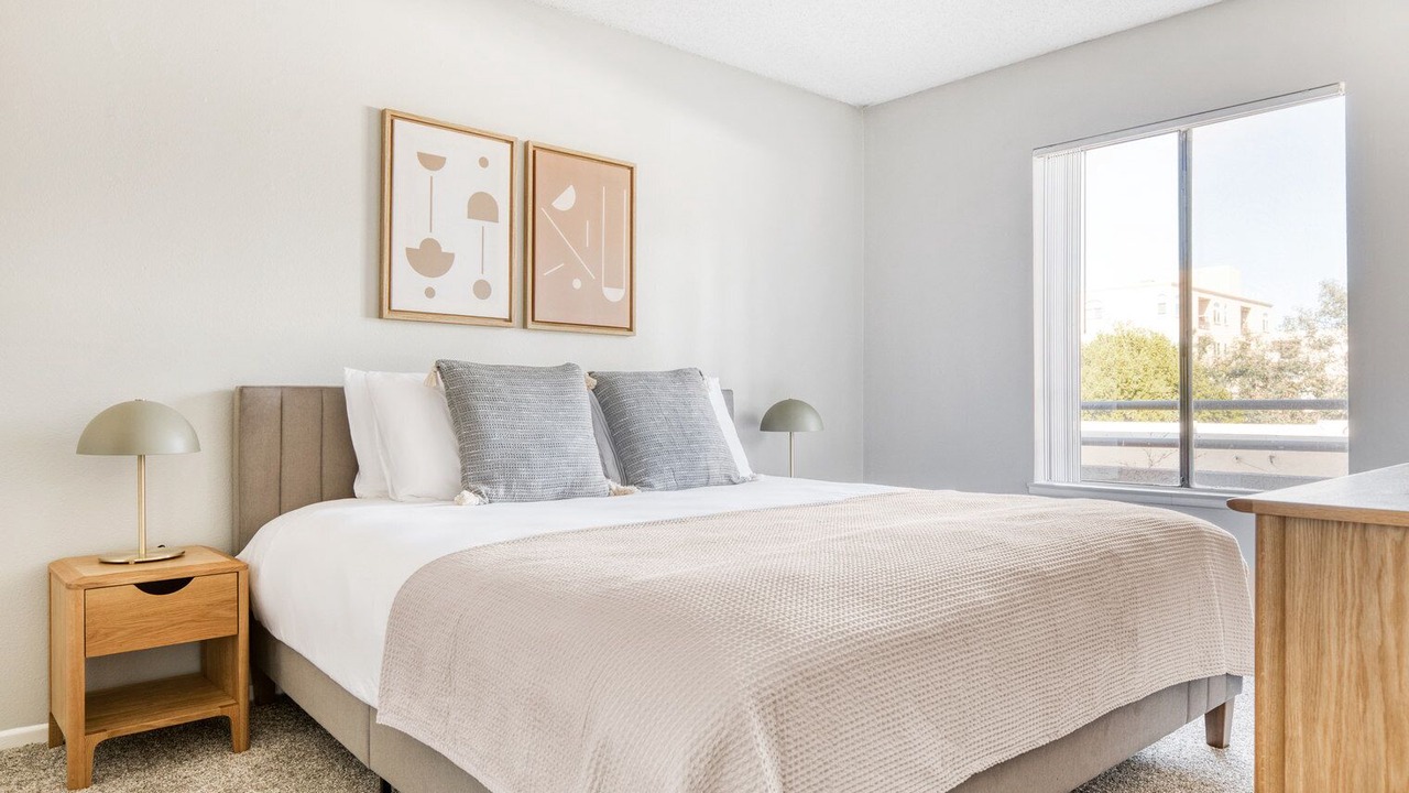 Photo of Bedroom in NoHo Arts District