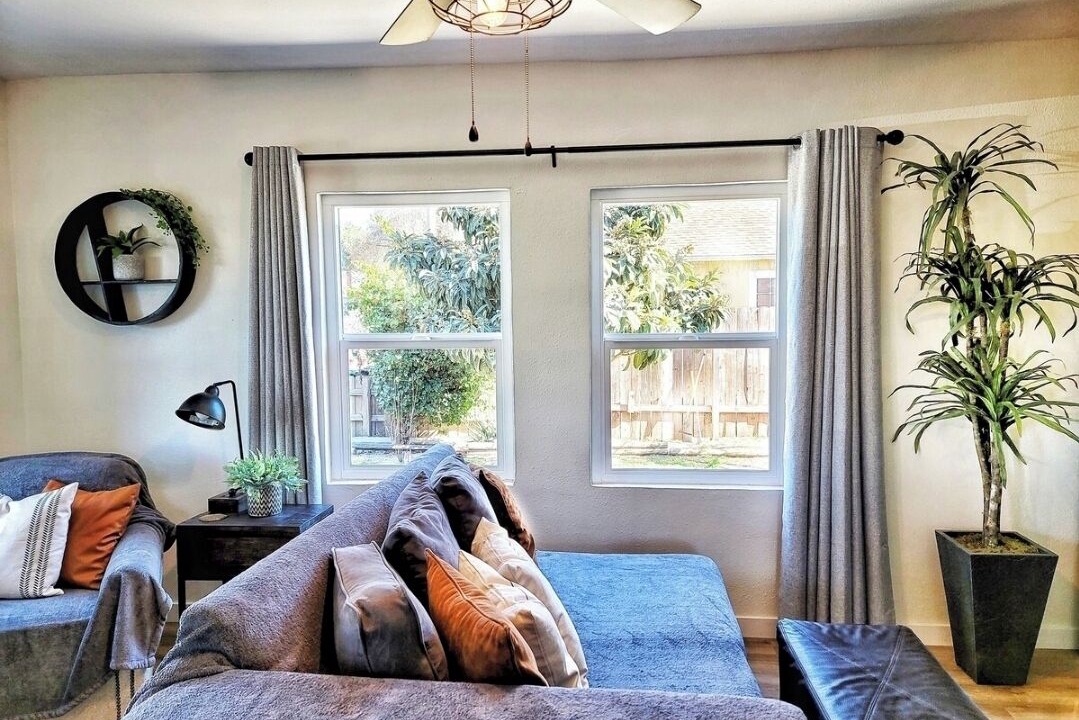 Photo of Livingroom in Compton
