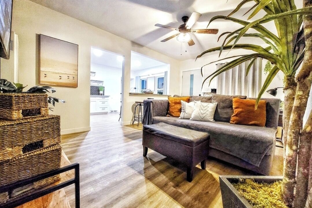 Photo of Livingroom in Compton
